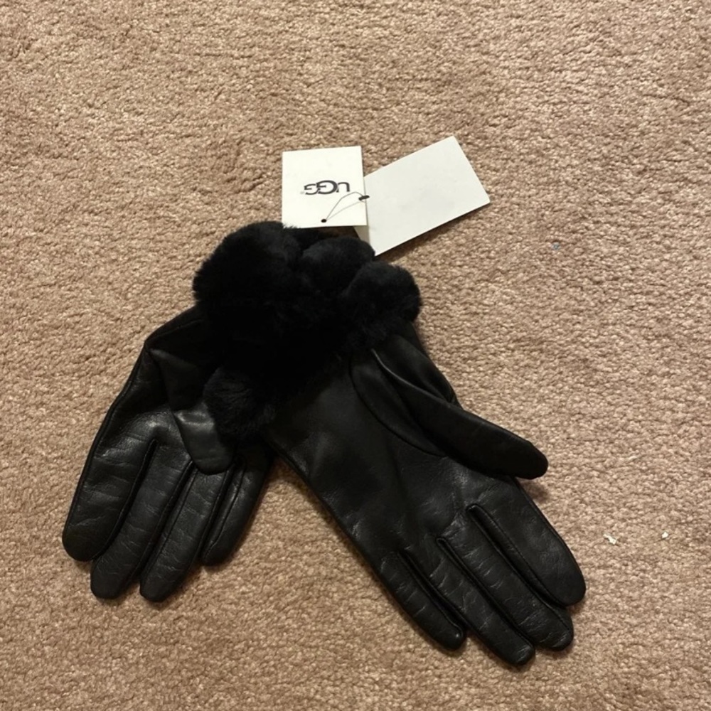 Ugg gloves
